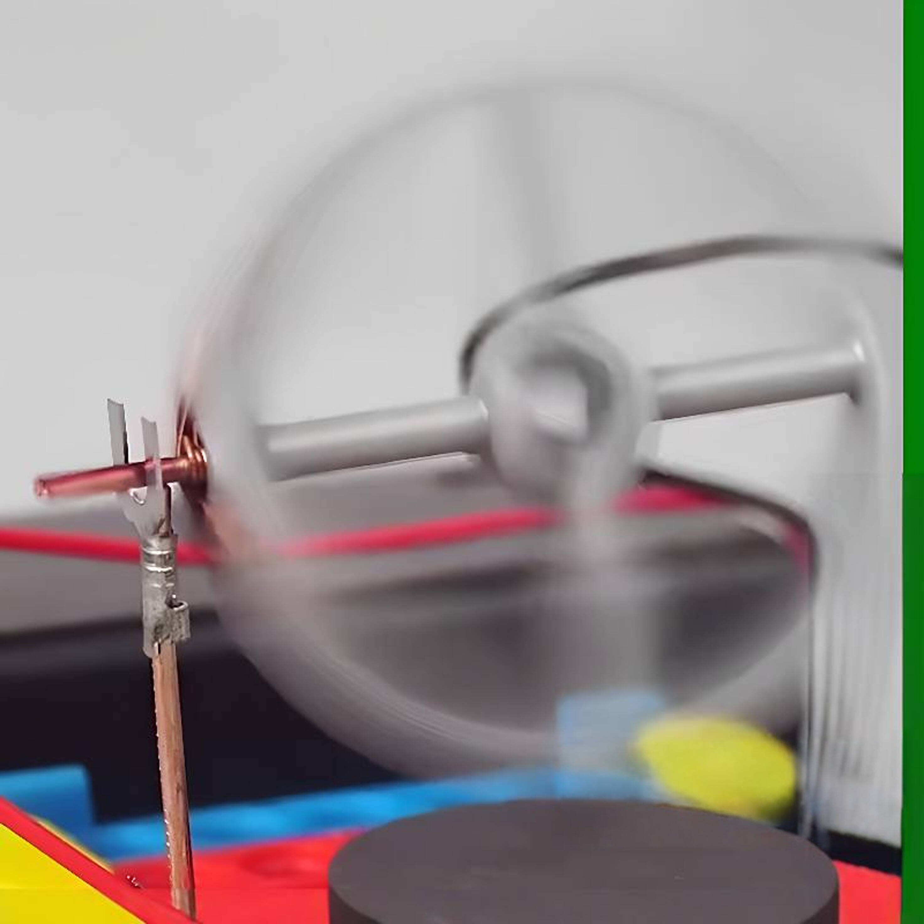 نموذج تجربة المحرك الكهرومغناط - مراجعة Science And Hobby وسعره